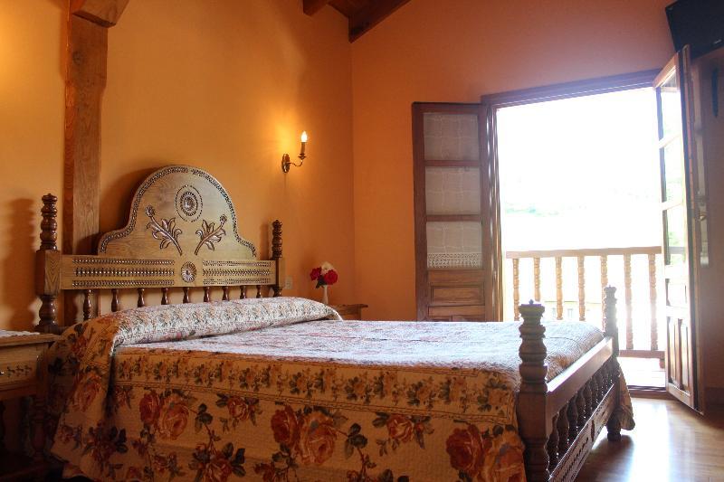 Sobrevilla Pensión 4*